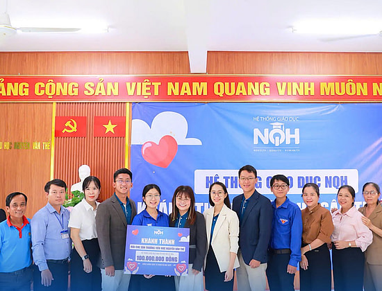 Hệ Thống Giáo Dục NQH & Đại Học Sư Phạm TP.HCM Trao Tặng Mái Che Sân Trường Tiểu Học Nguyễn Văn Thể