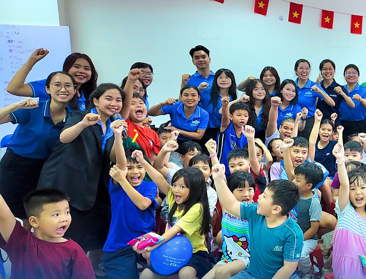 NQH English Tổ Chức Sinh Hoạt Hè “Khám Phá Nghề Nghiệp” Cho Các Bé Tại Chung Cư Hồ Học Lãm