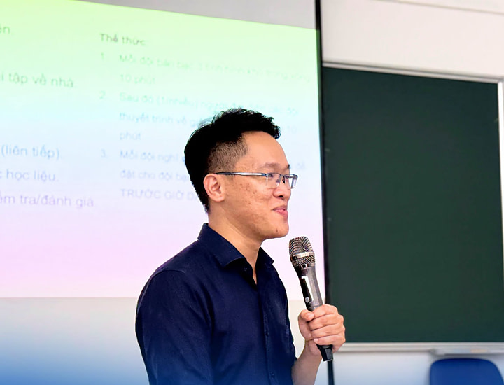 Hình Ảnh Báo Cáo Viên Hướng Dẫn Phương Pháp Giảng Dạy Cho Giáo Viên NQH