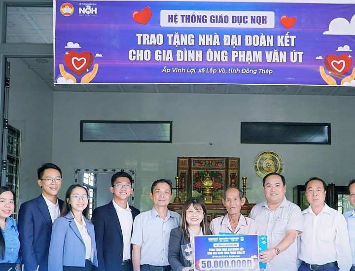 Hình Ảnh Đoàn NQH Trao Tặng Nhà Đại Đoàn Kết Tại Đồng Tháp