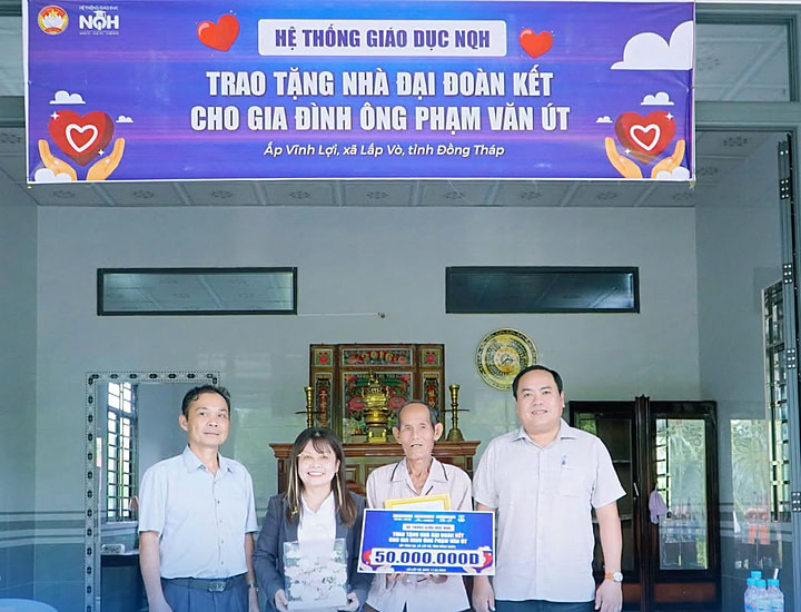 Hình Ảnh Chú Phạm Văn Út Đón Nhận Mái Ấm Mới Cùng NQH