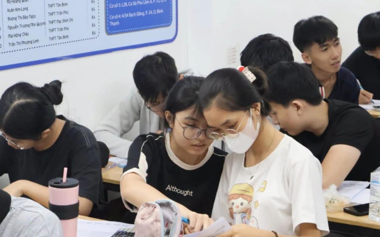 lớp ELITE - NQH English (1) lớp ELITE - NQH English (1)